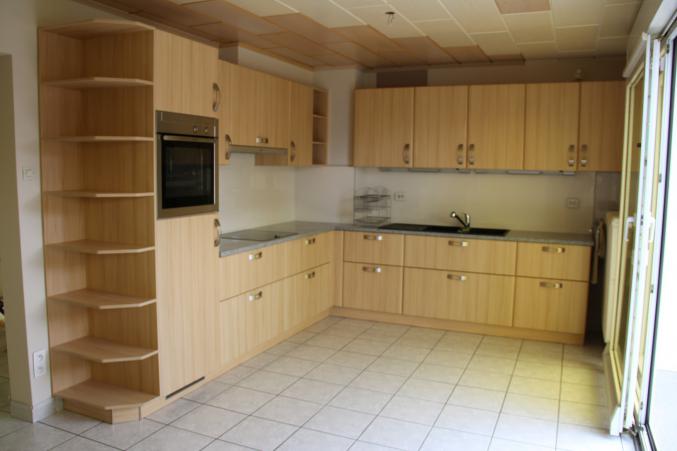 Vends maison F5 + atelier + garages