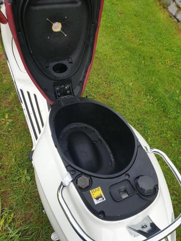   Scooter: Piaggio Vespa Primavéra année 2016