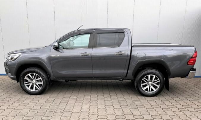 Toyota Hilux 2.4 D-4D 4x4 °Rollo°AHK°SHZ°DAB°RFK°