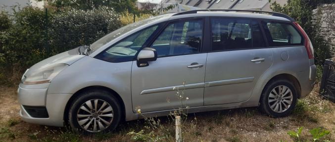 Vends Citroën Grand C4 Picasso 1.6L HDI 7 Places pour pièces.
