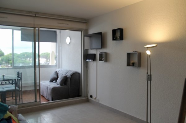 BEAU STUDIO WIFI,PARKING GRATUIT