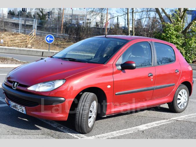 PEUGEOT	206