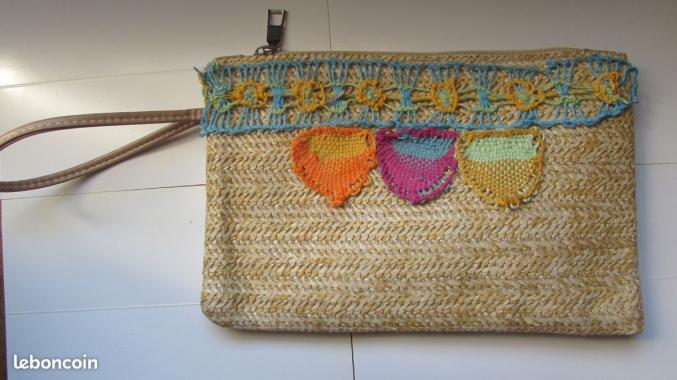 Sac en paille avec décor de fleur de  ñandutí 