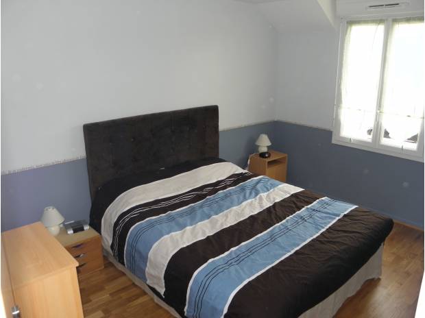 Maison 5 pièces 3 chambres Env 80m2 Porcheville (78440)