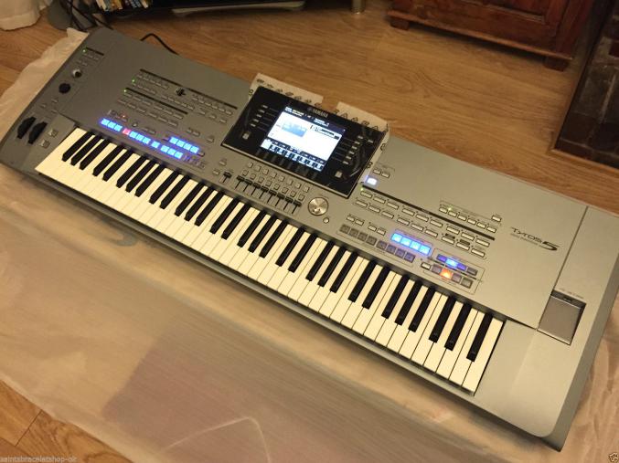 Station de travail Yamaha Tyros5 76-key Arranger