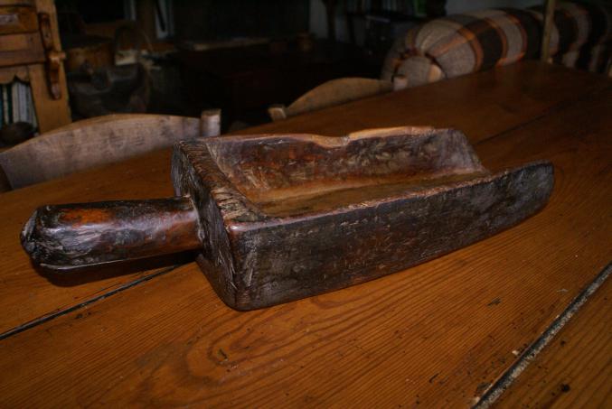 Pelle  à grain en bois