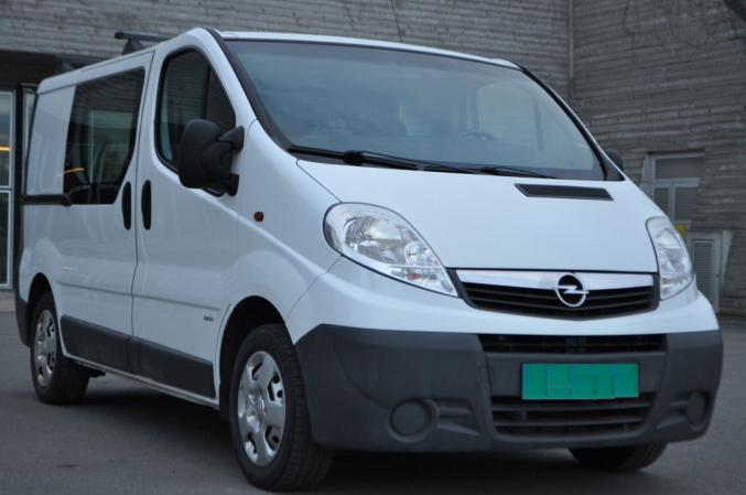 Opel Vivaro 2.0 DCI 115-long 9 places