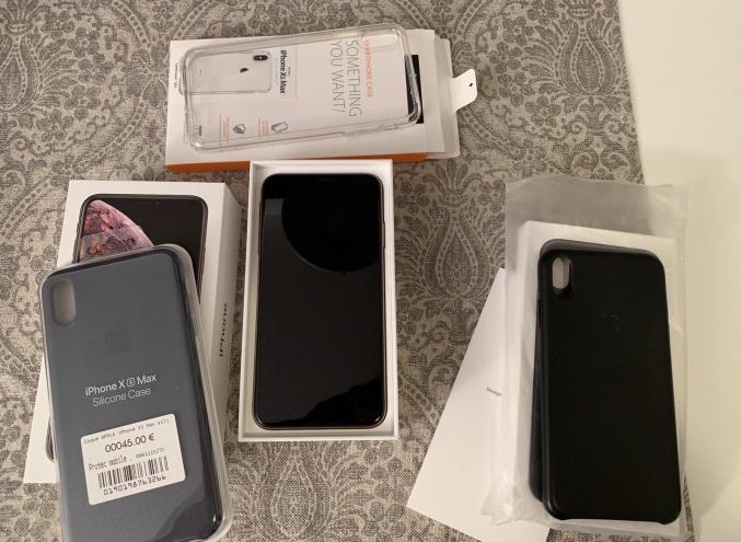 IPhone XS max Or 64go, tout juste déballé de sa boîte.