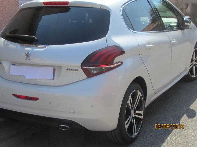 208 GT  line 2018 par  retraité  Peugeot