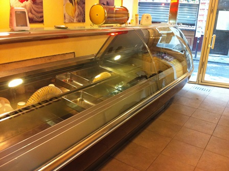 Vitrine a glace négative 45 parfums