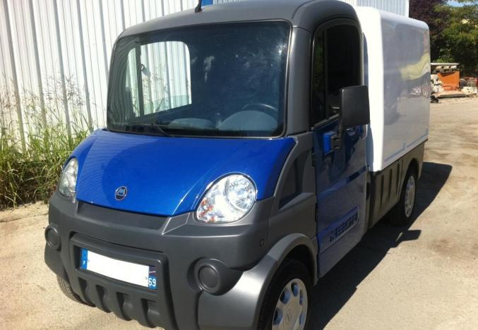 Voiture sans permis AIXAM MEGA