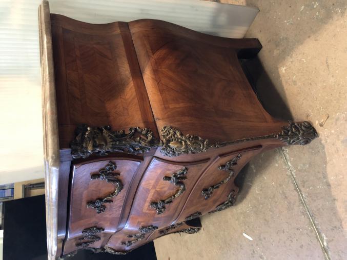 Commode style louis XVI