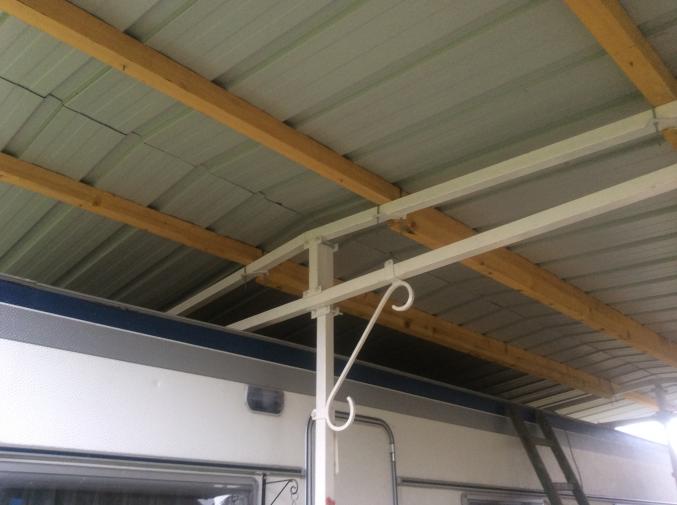 Bel abri pour caravane ou camping car