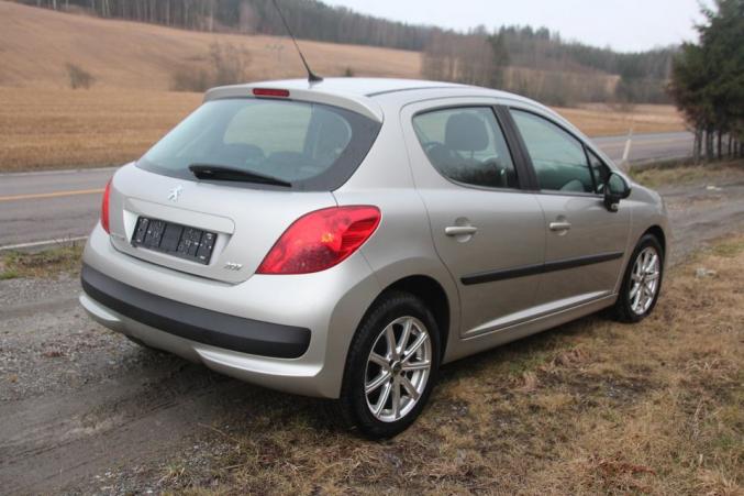 Peugeot 207 1.6 HDi 16v 90ch exécutive