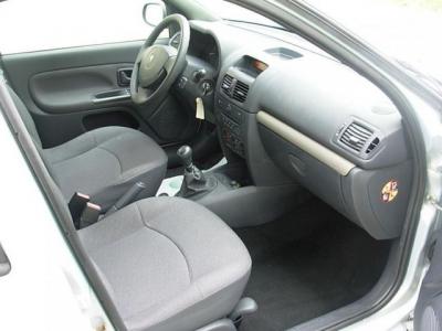  Renault Clio ii (2)