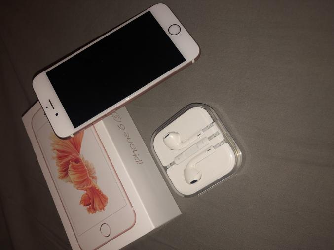 IPhone 6s 32GB + 8 coques