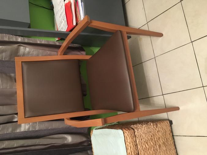 Chaise avec accoudoir 