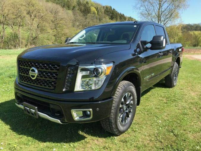 Nissan Titan 5.6 V8 Crew Cab Pro-4X Auto.