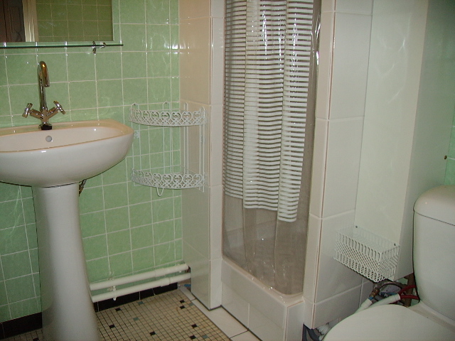 Le Mans. Studio équipé.