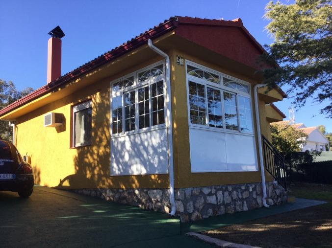 Villa et grand studio sur terrain 1800 m2