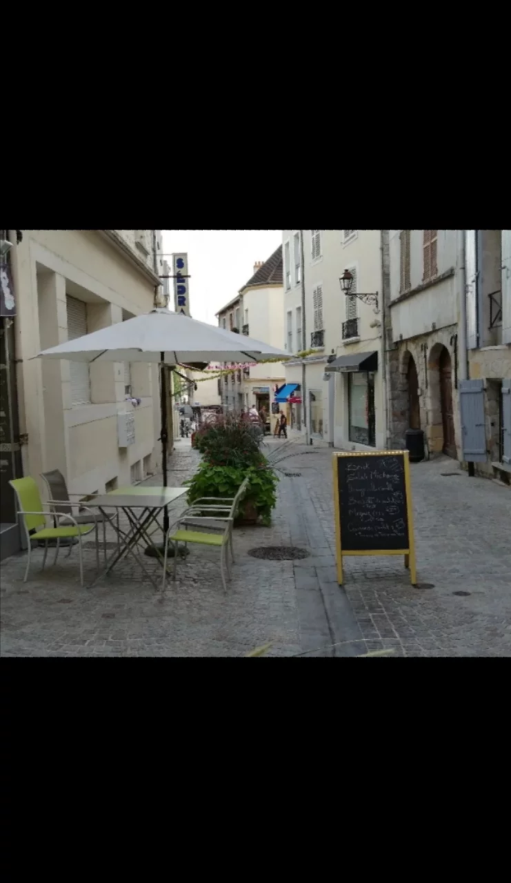 Local commercial restauration