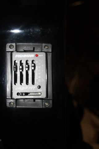 Belle guitare CORT noir neuve