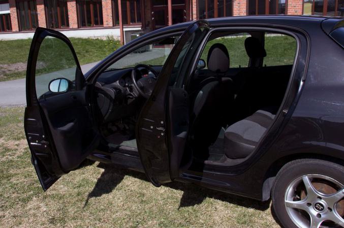 VENTRE DE PEUGEOT 206