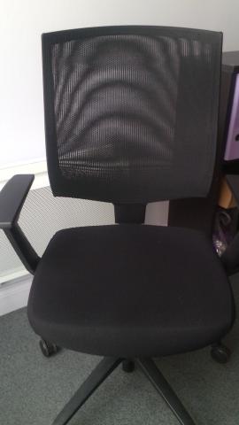 Fauteuil du direction noir avec accoudoir