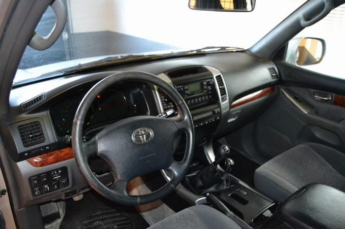 Toyota Land Cruiser 173 d-4d vx 5p 