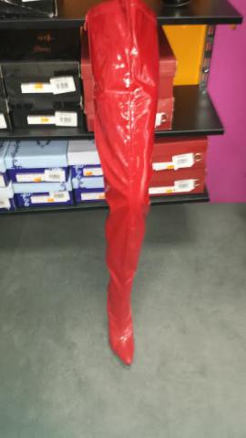 Tres belles cuissarde rouge