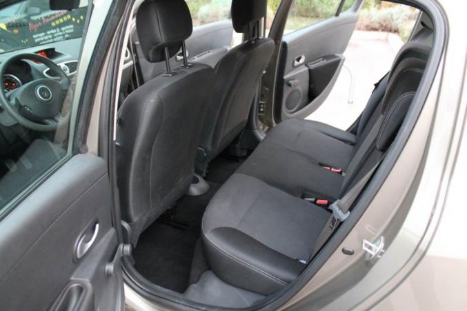 Très belle Renault clio clio III  1,5 dci 75cv Expression Ph2 5p