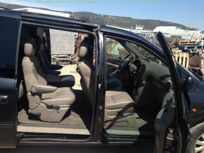 CHRYSLER VOYAGER 7 PLACES 2.4 L ANNEE 2002