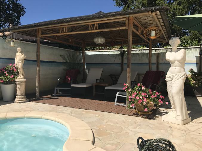 VILLA d'architecte avec espace piscine