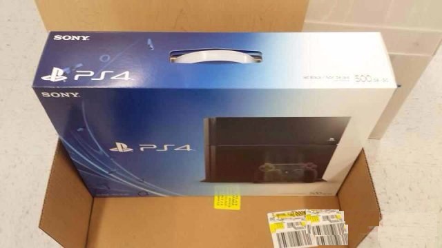 Consoles Sony Playstation4-pro sous emballage