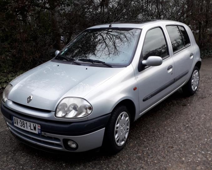 Clio II 1.4 Ludo - Distribution et allumage neufs