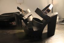 "Chaussure d'été pratiquement neuve,talon 13 cm,t38"