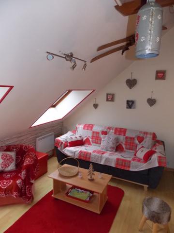 L’Atypique Duplex qui survole la vallée de Chajoux 