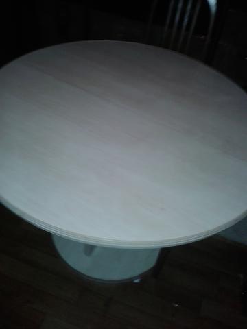 Table ronde de salon