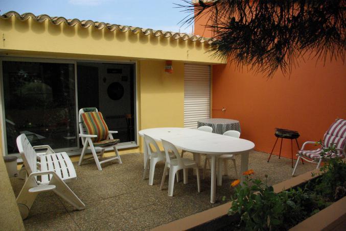 CAP D'AGDE T2+TERRASSE 25M2 6 PERS 300M CENTRE PORT ET PLAGES
