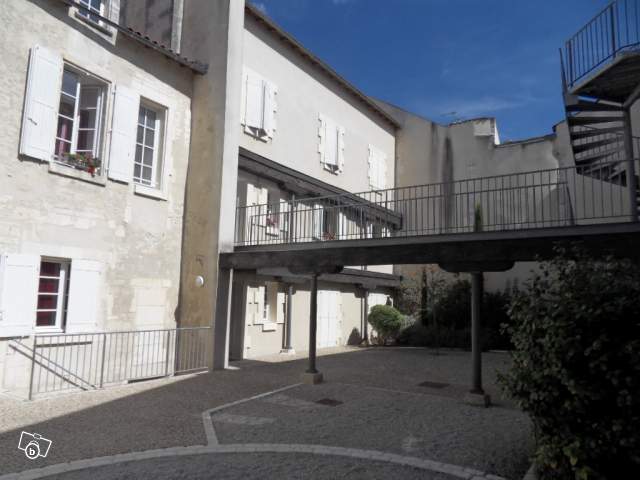 APPARTEMENT CHARMANT SUR COGNAC 