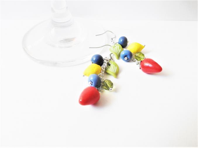 Boucles d 'oreilles avec petits fruits