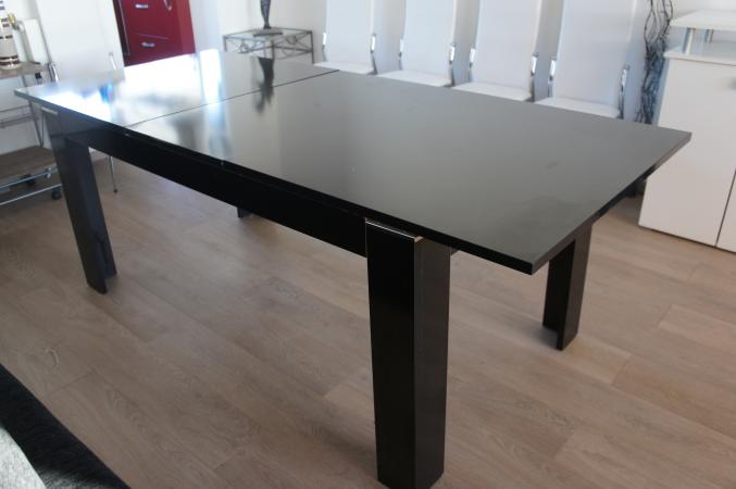 Table salle à manger noire 