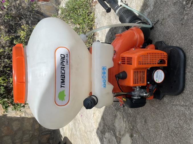 Vends Pulverisateur à dos etat neuf