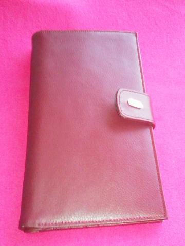 Joli porte-feuille NEUF CARVEN 