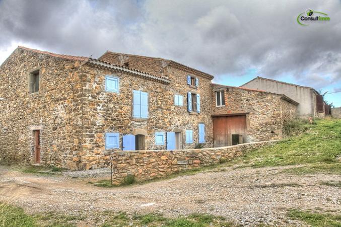 Propriété de 1000 m² à Montbrun-des-Corbières (11)