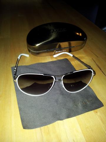 Lunettes de soleil guess