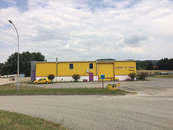 A SAISIR BATIMENT ET TERRAIN