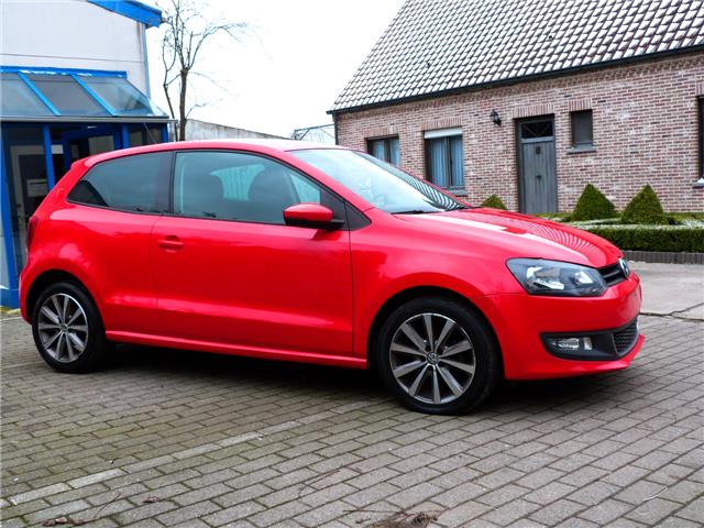 Volkswagen Polo 1.2i couleur rouge