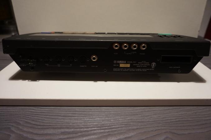 Yamaha Boîte à rythme RX7