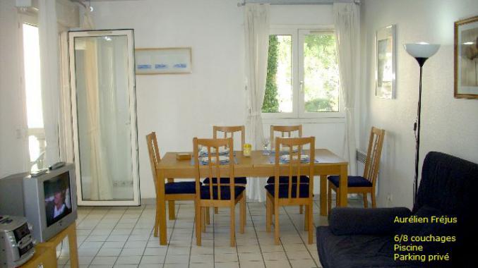 F4 8 couchages 75m2 Piscine Fréjus 83600 VAR